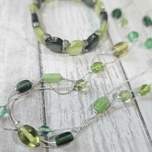 Express Silver Tone & Green Glass Beaded Necklace W Bonus Bracelet Green Hearts